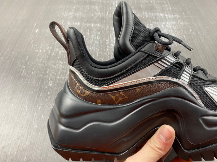 l1vv archlight sneaker