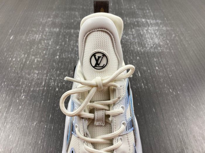 l1vv archlight sneaker