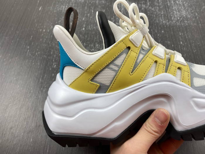 l1vv archlight sneaker