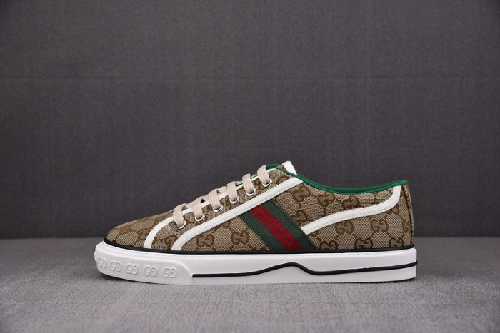 gu low top sneaker