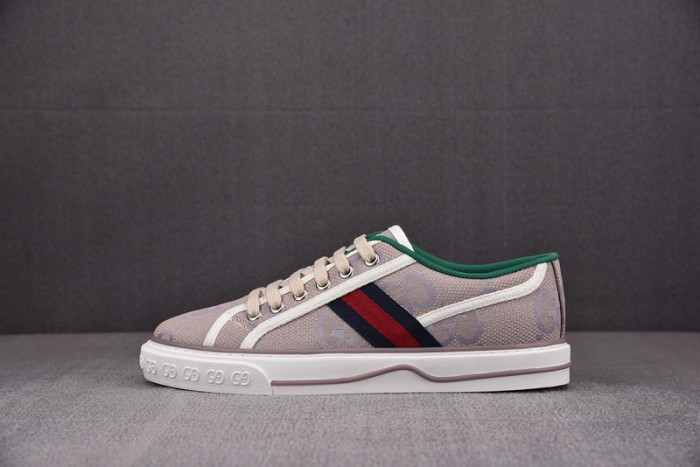 gu low top sneaker