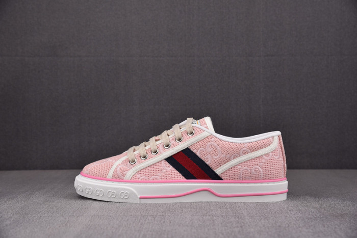 gu low top sneaker