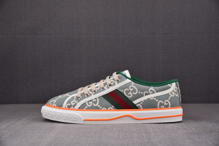 gu low top sneaker