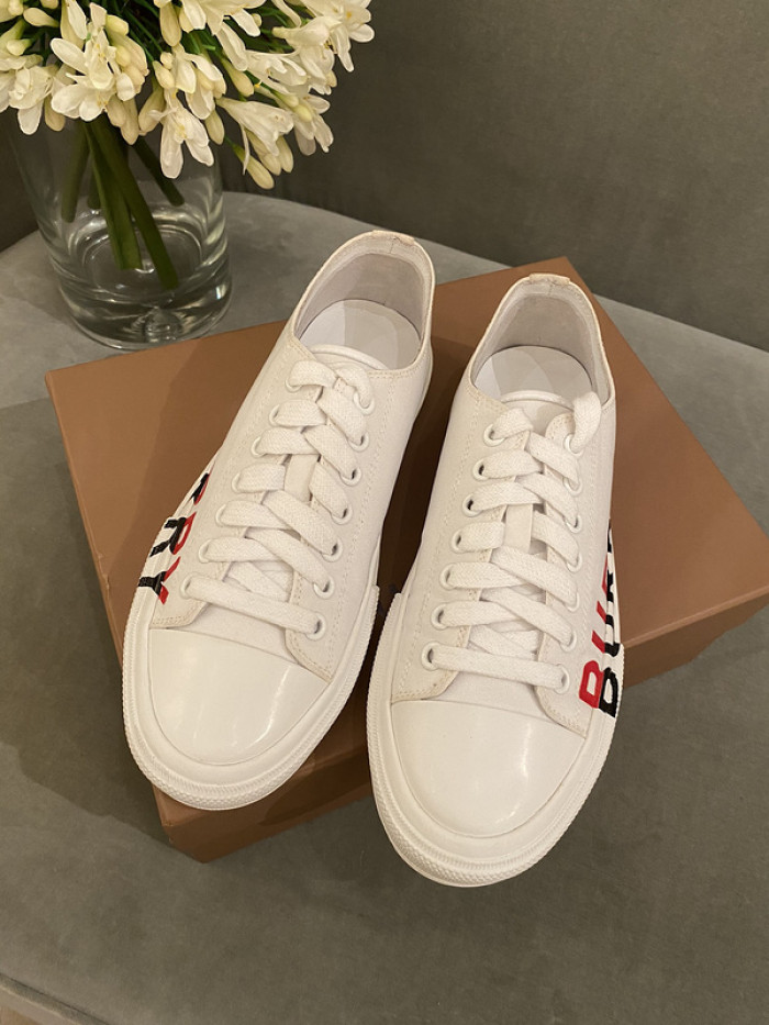 bur*berry sneakers