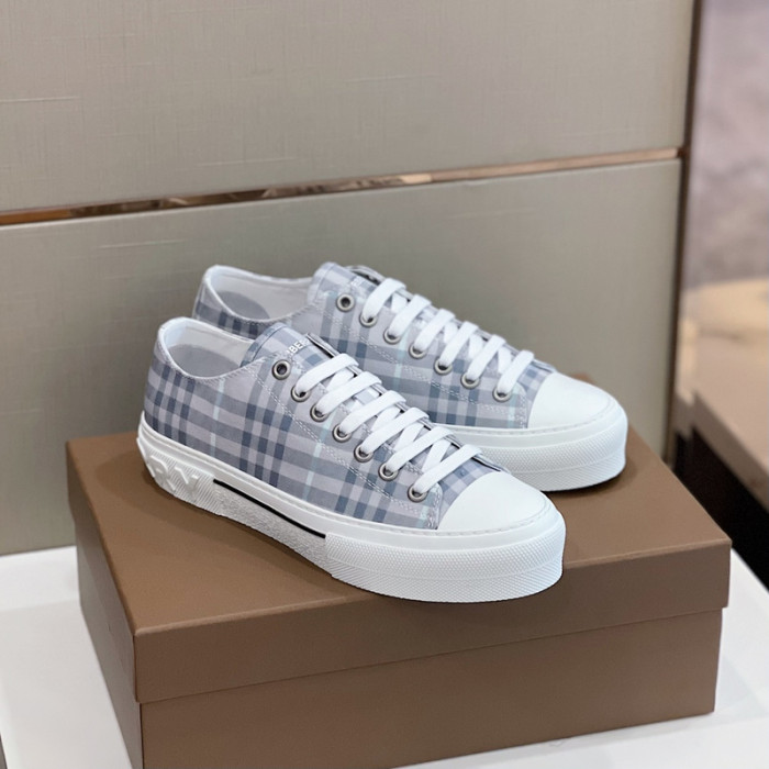 bur*berry sneakers