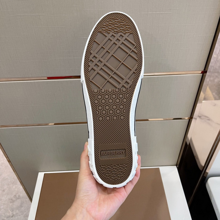 bur*berry sneakers