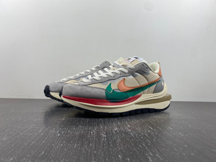 nike sacai x vaporwaffle “tour yellow ” dd1875-107